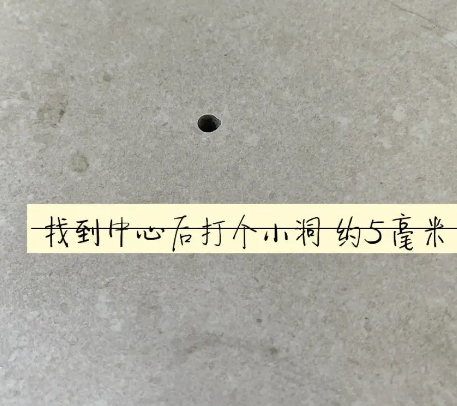 法库瓷砖空鼓维修公司专业解答在瓷砖铺贴过程中，如果砂料搅拌不均匀，将会带来以下问题